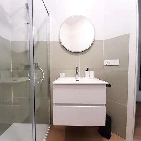 Urban View - & Terrace 3* باري